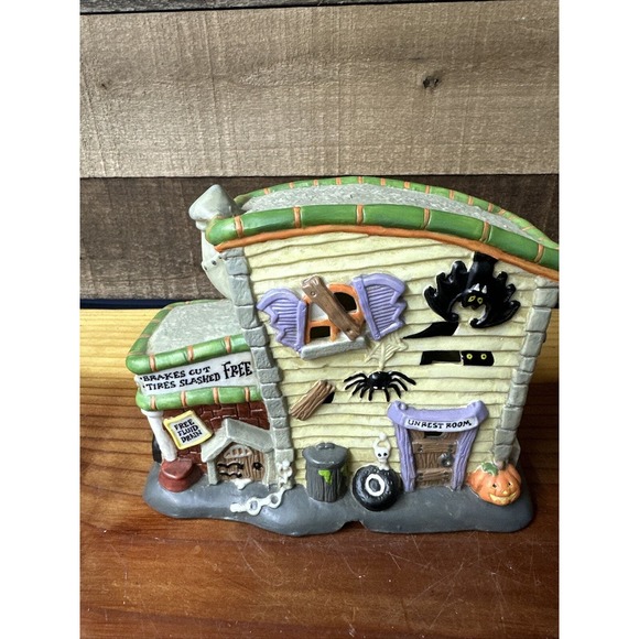 Creepy Hollow Gasp N Go Gas Station Halloween Midwest of Cannon Falls-in Box - Picture 3 of 6